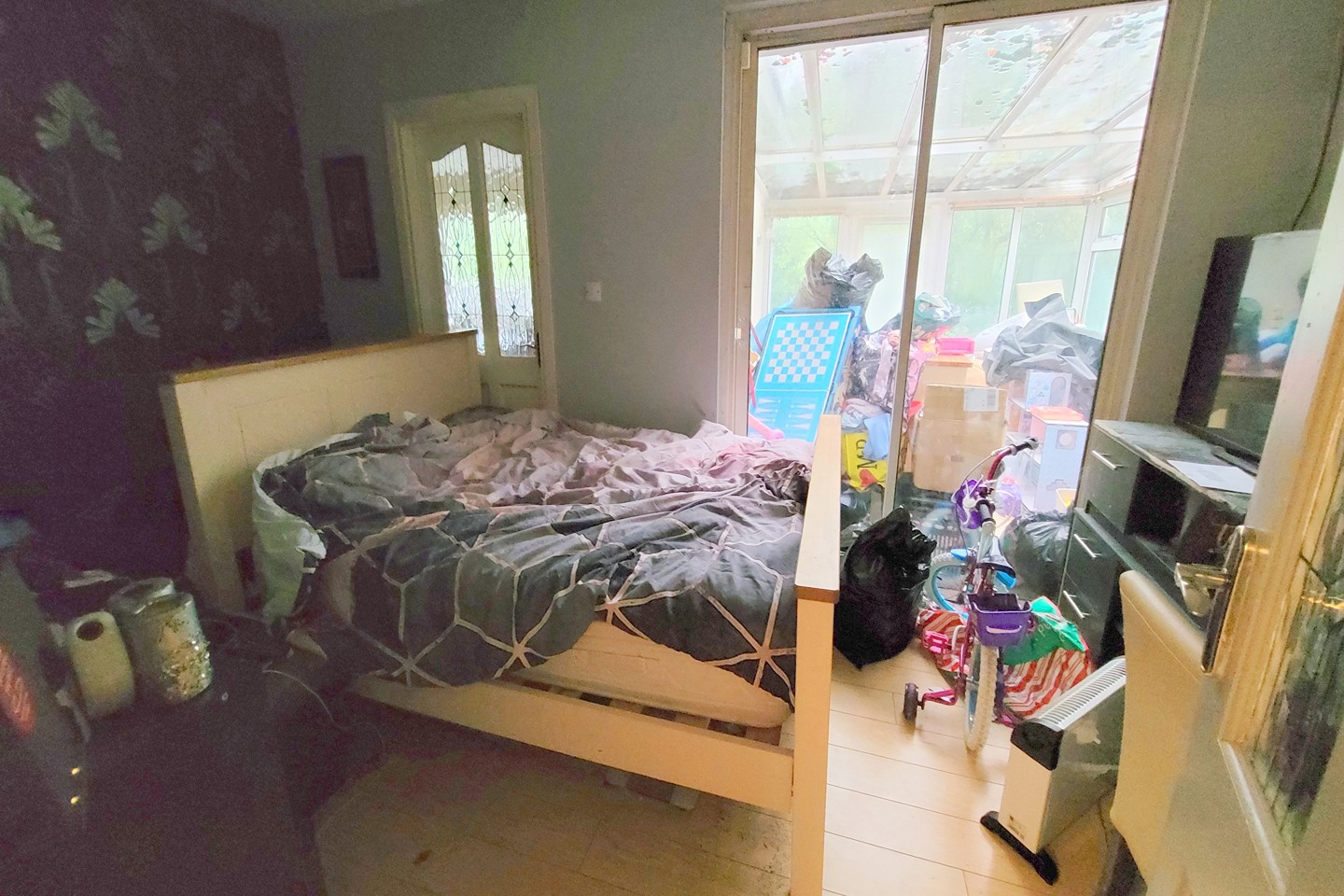 THREE/FOUR BED DETACHED BUNGALOW ON CIRCA 0.6 ACRE   - Image 9